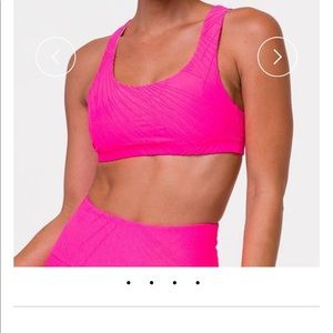 Onzie bra in hot pink size s/m